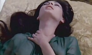 رابطه جنسی روسی با لباس پلیس و عکسهای سکسی لز یک فاحشه جوان