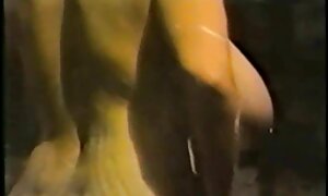 از پیچاندن زیبایی یک الاغ محکم لذت عکس و فیلم و داستان سکسی می برد